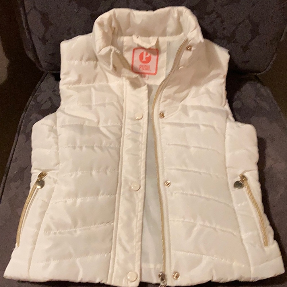 White puffy girl vest, like new!